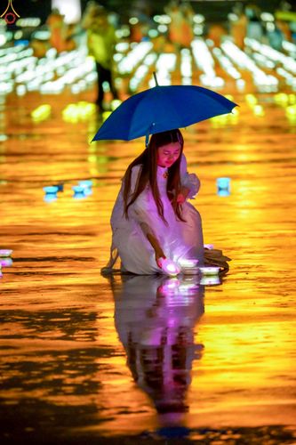 ภาพ No.244331:วันที่ 7 กันยายน พ.ศ. 2568 พิธีจุดประทีป วันครูผู้ค้นพบวิชชาธรรมกาย ณ ลานธรรมฯ และวิหารคด วัดพระธรรมกาย