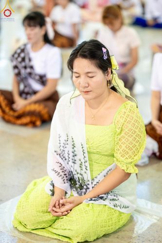 ภาพ No.143516:พิธีตักบาตร ข้าวสารอาหารแห้ง ณ บ้านแก้วเรือนทองคุณยายฯ และ พิธีบูชาข้าวพระ  ณ สภาธรรมกายสากล วัดพระธรรมกาย วันอาทิตย์ที่ 7 กรกฎาคม พ.ศ. 2567