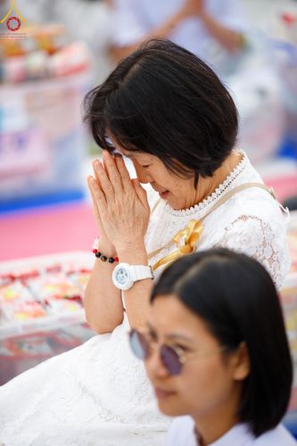 ภาพ No.126165:พิธีทำบุญเมืองนครราชสีมา ฉลอง 556 ปี ตักบาตรพระ 10,000 รูป ในวันเสาร์ที่ 2 มีนาคม พ.ศ.2567 ณ อนุสาวรีย์ท้าวสุรนารี จ.นครราชสีมา จัดโดย คณะสงฆ์จังหวัดนครราชสีมา ร่วมกับสำนักงานจังหวัดนครราชสีมา