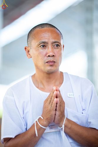 ภาพ No.101560:พิธีขอขมาและมอบผ้าไตร ในโครงการอุปสมบทบูชาธรรม มหาปูชนียาจารย์ พ.ศ. 2566 ณ ธุดงคสถานลำพูน ต.เหล่ายาว อ.บ้านโฮ่ง จ.ลำพูน  วันที่ 7 ธันวาคม พ.ศ. 2566