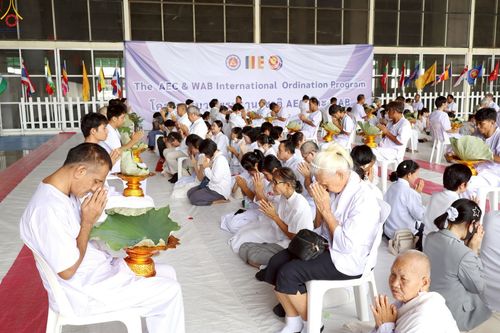 ภาพ No.230755:วันที่ 28 มิถุนายน พ.ศ. 2568 พิธีตัดปอยผมและปลงผม โครงการบวชพระนานาชาติ AEC & WAB รุ่นที่ 9 ณ วิหารคด 2 วัดพระธรรมกาย