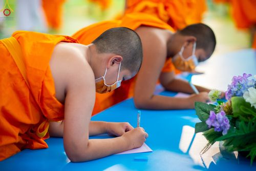 ภาพ No.80637:สามเณรชมนิทรรศการ และสื่อนวัตกรรมพระพุทธศาสนาภาพยนต์ 3 มิติ-จักรวาลนฤมิต ในโครงการบรรพชาสามเณร ฟื้นฟูพระพุทธศาสนาทั่วไทย ประจำปี 2566 ณ วัดพระธรรมกาย จ.ปทุมธานี