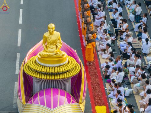 ภาพ No.201988:พิธีต้อนรับพระธรรมยาตรา ณ อนุสรณ์สถานลำดับที่ 7 สถานที่ขยายวิชชาธรรมกาย วัดพระธรรมกาย ต.คลองสาม อ.คลองหลวง จ.ปทุมธานี ในโครงการธรรมยาตรา กตัญญูบูชา มหาปูชนียาจารย์ พระมงคลเทพมุนี(สด จนฺทสโร) พระผู้ปราบมาร อนุสรณ์สถาน 7 แห่ง ปีที่ 13 วันที่ 26 มกราคม 2568
