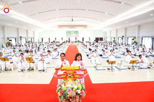 ภาพ No.174260:พิธีทอดกฐินกตัญญูบูชาธรรม ณ พระมหาเจดียทัตตชีโว ศูนย์อบรมเยาวชนกาญจนบุรี ในโครงการกฐินสามัคคีทั่วไทย 30,000 วัด บูชาธรรม 80 ปี หลวงพ่อธัมมชโย โดยคณะศิษยานุศิษย์วัดพระธรรมกาย วันที่ 9 พฤศจิกายน พ.ศ. 2567