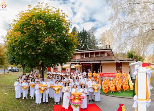 ภาพ No.260654:วันอาทิตย์ที่ 19 ตุลาคม พ.ศ. 2568 พิธีทอดกฐิน วัดพระธรรมกายสตอกโฮล์ม ประเทศสวีเดน 