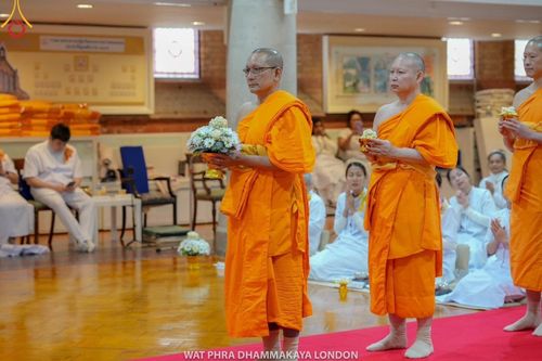 ภาพ No.161368:วัดพระธรรมกายลอนดอน สหราชอาณาจักร จัดงานบุญ น้อมถวายเป็นพุทธบูชา และบูชาธรรมเนื่องในวาระ 140 ปี วันคล้ายวันเกิดด้วยรูปกายเนื้อของ พระมงคลเทพมุนี (สด จนฺทสโร) พระผู้ปราบมาร ในวันที่ 10 ตุลาคม พ.ศ. 2567