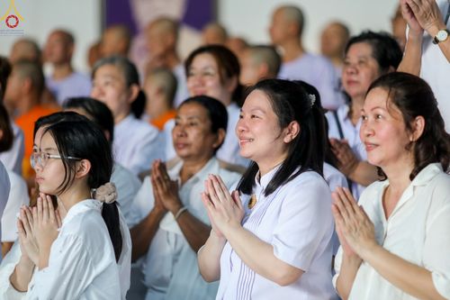 ภาพ No.87043:พิธีตัดปอยผมและปลงผมนาคธรรมทายาท ในโครงการอุปสมบทหมู่บูชาธรรม 106 ปี วันครูผู้ค้นพบวิชชาธรรมกาย ในวันอาทิตย์ที่ 3 กันยายน พ.ศ. 2566 ณ วัดพระธรรมกาย