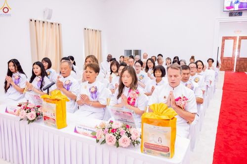 ภาพ No.234577:วันอาทิตย์ที่ 20 กรกฎาคม  พ.ศ.2568 พิธีทอดผ้าป่าภาคพื้นอเมริกา พิธีเจริญพระพุทธมนต์ ฉลองอาคารแก้วธรรมชัยรัตนอนันต์ วัดพระธรรมกายเทนเนสซี ประเทศสหรัฐอเมริกา