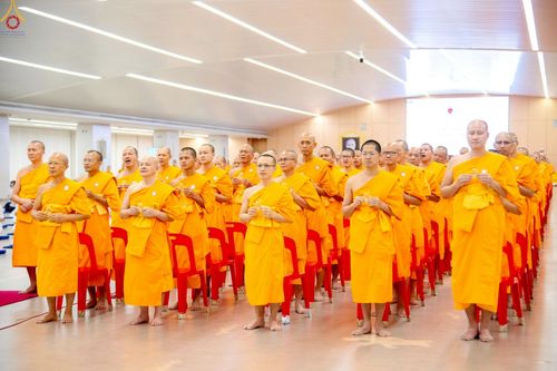 ภาพ No.246521:วันที่ 17 กันยายน พ.ศ. 2568 พิธีรับดวงแก้วนักเรียนบาลี "ดวงแก้วยกชั้นให้ลั่นจักรวาล" ณ ห้องเทวสภา วัดพระธรรมกาย