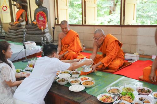 ภาพ No.168610:พิธีทอดกฐิน ณ วัดส่องคบ จ.ชัยนาท ในโครงการกฐินสามัคคีทั่วไทย 30,000 วัด บูชาธรรม 80 ปี หลวงพ่อธัมมชโย โดยคณะศิษยานุศิษย์วัดพระธรรมกาย วันที่ 20 ตุลาคม พ.ศ. 2567