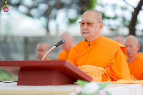 ภาพ No.220861:วันที่ 13 เมษายน พ.ศ. 2568 พิธีโปรยรัตนชาติปฐมเริ่มสถาปนาเจดีย์ และ พิธีเปิดหมู่บ้านปฏิบัติธรรม เพื่อการบรรลุธรรม ณ วัดป่าธรรมกายนานาชาติโทชิหงิ  ประเทศญี่ปุ่น