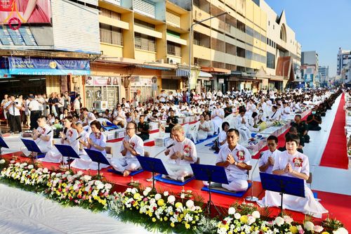 ภาพ No.147843:มหาสังฆทานครั้งยิ่งใหญ่ ตักบาตรพระ 10,000 รูป คณะสงฆ์ 4 ประเทศ 14 จังหวัดภาคใต้ วันอาทิตย์ที่ 11 สิงหาคม พ.ศ. 2567 ณ นิพัทธ์อุทิศ 3 ใจกลางนครหาดใหญ่ จ.สงขลา
