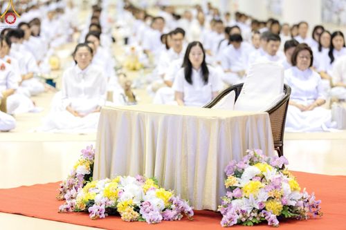 ภาพ No.187993:พิธีบูชาข้าวพระ วันขึ้นปีใหม่ 2568 ณ วัดพระธรรมกาย จ.ปทุมธานี วันที่ 1 มกราคม พ.ศ. 2568