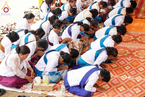 ภาพ No.145482:ศูนย์ปฎิบัติธรรมนครวัด ร่วมกับสำนักงานเจ้าคณะจังหวัดไพลิน ถวายเทียนพรรษา มหาสังฆทานครั้งยิ่งใหญ่ เชื่อมสัมพันธ์ ไทย-กัมพูชา 80 วัด บูชาธรรมธรรมหลวงพ่อธัมมชโย ณ วัดโพธิมาราม จ.ไพลิน ประเทศกัมพูชา วันพุธที่ 17 กรกฎาคม พ.ศ. 2567