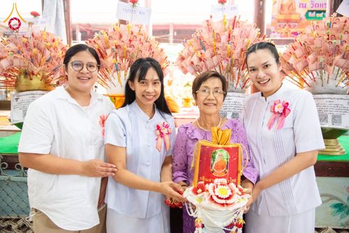 ภาพ No.175212:พิธีทอดกฐิน วัดแรก จ.เพชรบุรี ในโครงการกฐินสามัคคีทั่วไทย 30,000 วัด บูชาธรรม 80 ปี หลวงพ่อธัมมชโย โดยคณะศิษยานุศิษย์วัดพระธรรมกาย วันที่ 14 พฤศจิกายน พ.ศ. 2567