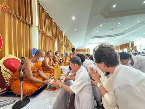 ภาพ No.171883:พิธีทอดกฐิน ณ วัดน้อยนางหงษ์ แขวงบางยี่ขัน เขตบางพลัด กรุงเทพฯ ในโครงการกฐินสามัคคีทั่วไทย 30,000 วัด บูชาธรรม 80 ปี หลวงพ่อธัมมชโย โดยคณะศิษยานุศิษย์วัดพระธรรมกาย วันที่ 26 ตุลาคม พ.ศ. 2567