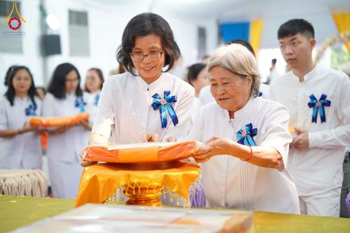 ภาพ No.168056:พิธีทอดกฐิน วัดพระธรรมกายกัวลาลัมเปอร์ ประเทศมาเลเซีย วันที่ 20 ตุลาคม พ.ศ. 2567