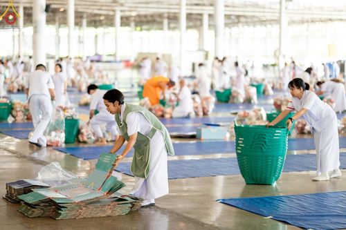 ภาพ No.150559:V.44 เพื่อพ่อ ภาพเตรียมงาน ปฎิบัติงาน ของเจ้าหน้าที่ อาสาสมัคร ทุกสถานะ เพื่อความสำเร็จ ในงานวันธรรมชัย วันอังคารที่ 27 สิงหาคม พ.ศ. 2567