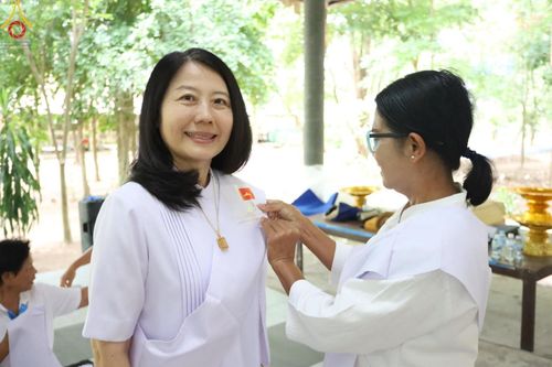 ภาพ No.152389:พิธีมอบสไบแก้ว โครงการอบรมอุบาสิกาแก้วจังหวัดบุรีรัมย์รุ่นที่ 1 วันที่ 6-8 กันยายน พ.ศ. 2567