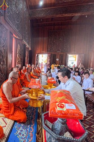 ภาพ No.169207:พิธีทอดกฐิน ณ วัดรางบัว แขวงบางหว้า เขตภาษีเจริญ จ.กรุงเทพมหานคร ในโครงการกฐินสามัคคีทั่วไทย 30,000 วัด บูชาธรรม 80 ปี หลวงพ่อธัมมชโย โดยคณะศิษยานุศิษย์วัดพระธรรมกาย วันที่ 20 ตุลาคม พ.ศ. 2567