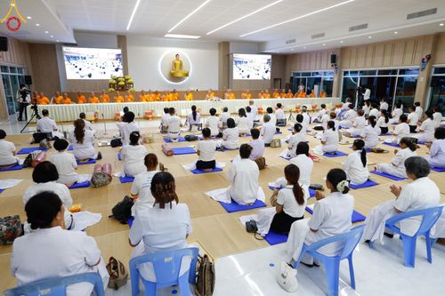 ภาพ No.127811:พิธีถวายภัตตาหารเป็นสังฆทาน แด่คณะพระธรรมยาตราฯ ในโครงการธรรมยาตราอัญเชิญพระบรมสารีริกธาตุ ประดิษฐาน ณ มหารัตนเจดีย์สิริปทุมสวรรค์ อ.บางกล่ำ จ.สงขลา วันที่ 9 มีนาคม พ.ศ. 2567