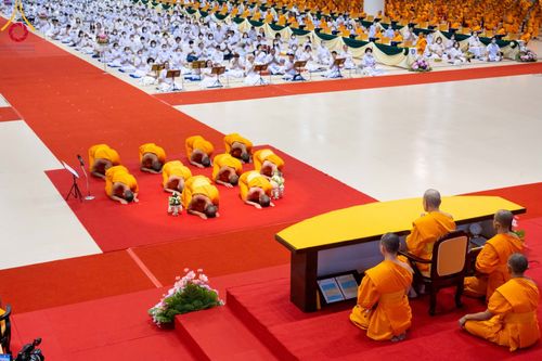 ภาพ No.95252:พิธีมุทิตาพระมหาเถระและพระเถระ ครั้งที่ 29 วันอาทิตย์ที่ 19 พฤศจิกายน พ.ศ. 2566 ณ ห้องแก้วสารพัดนึก สภาธรรมกายสากล วัดพระธรรมกาย