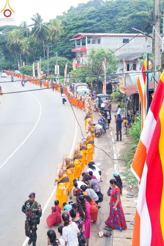 ภาพ No.140661:PhotoStory มหาศรัทธา ธรรมยาตราศรีลังกา EP.4 โครงการสยาม-ลังกา ธรรมยาตรา ฉลองเทศกาลวิสาขบูชาแห่งชาติ ศรีลังกา  บูชาธรรม 80 ปีหลวงพ่อธัมมชโย เส้นทางจาก เมืองดัมบูลลา ไปยัง เมืองมาตะเล  ตั้งแต่วันที่ 17-20 พฤษภาคม พ.ศ. 2567