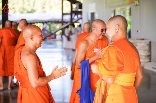 ภาพ No.149407:พิธีทักษิณานุปทานแด่บรรพชนตระกูลผ่องสวัสดิ์ และหมู่ญาติที่ล่วงลับไปแล้ว ประจำปี ครั้งที่ 19 วันพฤหัสบดีที่ 22 สิงหาคม พ.ศ. 2567 ณ พระมหาเจดีย์ทัตตชีโว ศูนย์อบรมเยาวชนกาญจนบุรี