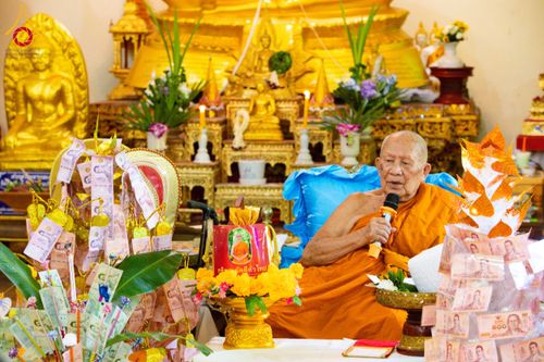 ภาพ No.170975:พิธีทอดกฐิน ณ วัดป่าลาน จ.ลำพูน ในโครงการกฐินสามัคคีทั่วไทย 30,000 วัด บูชาธรรม 80 ปี หลวงพ่อธัมมชโย โดยคณะศิษยานุศิษย์วัดพระธรรมกาย วันที่ 20 ตุลาคม พ.ศ. 2567