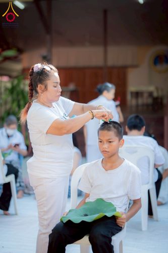 ภาพ No.216852:วันเสาร์ที่ 5 เมษายน พ.ศ. 2568 พิธีตัดปอยผม พิธีขอขมาผู้ปกครอง พิธีมอบบาตรและผ้าไตร พิธีบรรพชา ณ ศูนย์ปฏิบัติธรรมและศูนย์อบรมเยาวชนพระนครศรีอยุธยา ต.พุทเลา อ.บางปะหัน จ.พระนครศรีอยุธยา