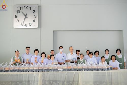 ภาพ No.143159:พิธีถวายภัตตาหารเพื่อเป็นกำลังแห่งการเข้าถึงธรรม ของพระภิกษุสามเณร วัดพระธรรมกาย วันเสาร์ที่ 6 กรกฏาคม พ.ศ. 2567 ณ หอฉันคุณยายอาจารย์ วัดพระธรรมกาย จ.ปทุมธานี