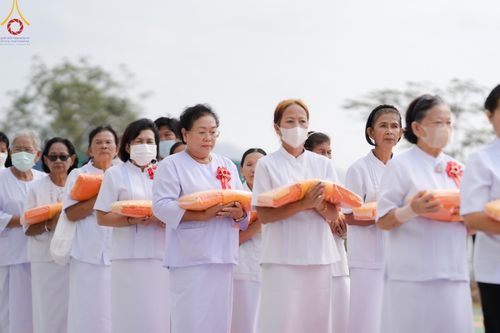 ภาพ No.123968:พิธีทอดผ้าป่า ปิดแผ่นทองค้ำฟ้า ครบรอบ 1 ปี สถาปนาอาคาร 80 ปี หลวงพ่อธัมมชโย ณ ศูนย์ปฏิบัติธรรมวิหารแดง ตำบลเจริญธรรม อำเภอวิหารแดง จ.สระบุรี วันที่ 18 กุมภาพันธ์ พ.ศ. 2567