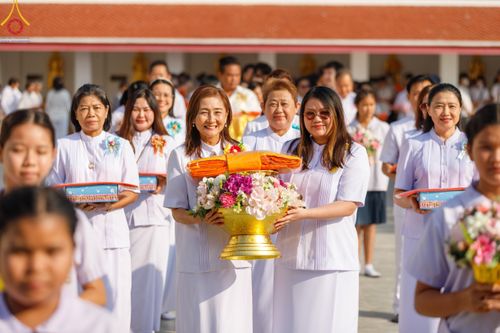 ภาพ No.189550:พิธีทอดผ้าป่าทำนุบำรุงศาสนสถาน ในโครงการธรรมยาตรา กตัญญูบูชา มหาปูชนียาจารย์ พระมงคลเทพมุนี(สด จนฺทสโร) พระผู้ปราบมาร อนุสรณ์สถาน 7 แห่ง ปีที่ 13 ณ วัดสองพี่น้อง ต.ต้นตาล อ.สองพี่น้อง จ.สุพรรณบุรี วันที่ 5 มกราคม พ.ศ. 2568