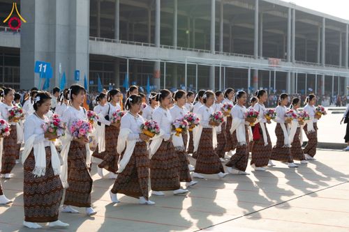 ภาพ No.178173:พิธีทอดผ้าป่าไทย-เมียนมา ครั้งที่ 7 วันอาทิตย์ที่ 1 ธันวาคม พ.ศ.2567 ณ สภาธรรมกายสากล  พระมหาธรรมกายเจดีย์ วัดพระธรรมกาย จ.ปทุมธานี