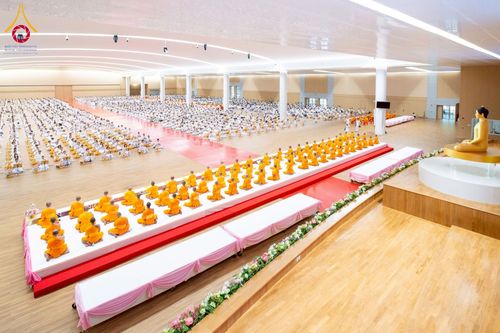 ภาพ No.239545:วันอาทิตย์ที่ 17 สิงหาคม พ.ศ. 2568 พิธีถวายคิลานเภสัช และอุปกรณ์ทางการแพทย์ แด่คณะสงฆ์ เนื่องในวันธรรมชัย ณ ห้องแก้วสารพัดนึก 2 สภาธรรมกายสากล วัดพระธรรมกาย