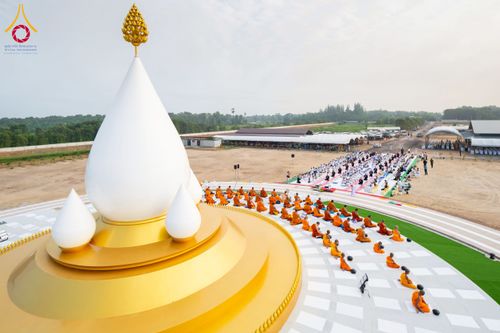 ภาพ No.230132:วันเสาร์ที่ 28 มิถุนายน พ.ศ. 2568 พิธีถวายสังฆทาน 323 วัด 4 จังหวัดชายแดนใต้ ปีที่ 21 ครั้งที่ 178 พิธีมอบกองทุนหนุนแรงใจช่วยครูใต้ ปีที่ 18 ครั้งที่ 142 ณ ศูนย์อบรมเยาวชนจังหวัดปัตตานี