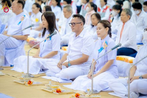 ภาพ No.204266:พิธีถวายภัตตาหารเป็นสังฆทาน แด่พระธรรมยาตรา ณ วัดพระธรรมกาย ตำบลคลองสาม อำเภอคลองหลวง จังหวัดปทุมธานี ในโครงการธรรมยาตรา กตัญญูบูชา มหาปูชนียาจารย์ พระมงคลเทพมุนี(สด จนฺทสโร) พระผู้ปราบมาร อนุสรณ์สถาน 7 แห่ง ปีที่ 13 วันที่ 31 มกราคม พ.ศ. 2568