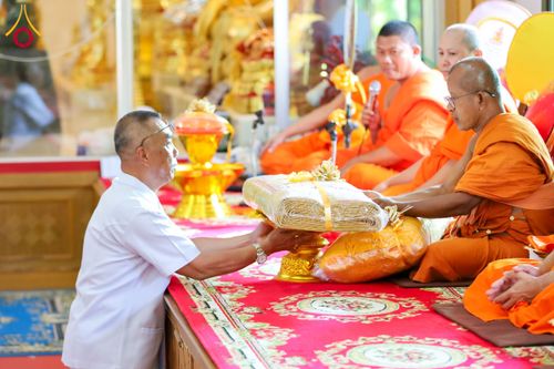 ภาพ No.173965:พิธีทอดกฐิน ณ วัดสุดสวาสดิ์ ต.บ้านคลอง อ.เมือง จ.พิษณุโลก ในโครงการกฐินสามัคคีทั่วไทย 30,000 วัด บูชาธรรม 80 ปี หลวงพ่อธัมมชโย โดยคณะศิษยานุศิษย์วัดพระธรรมกาย วันที่ 9 พฤศจิกายน พ.ศ. 2567