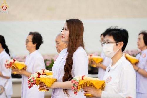 ภาพ No.133695:พิธีเวียนประทักษิณและพิธีวันทาเจดีย์ โครงการบรรพชาสามเณร ฟื้นฟูพระพุทธศาสนาทั่วไทย ณ วัดพระธรรมกาย วันเสาร์ที่ 6 เมษายน พ.ศ. 2567