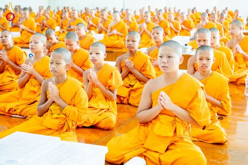 ภาพ No.245093:วันพุธที่ 10 กันยายน พ.ศ. 2568 พิธีถวายภัตตาหารเมนูสวรรค์ เนื่องในวันครบ 25 ปี วันละสังขารคุณยายอาจารย์มหารัตนอุบาสิกาจันทร์ ขนนกยูง ณ หอฉันคุณยายอาจารย์ฯ วัดพระธรรมกาย