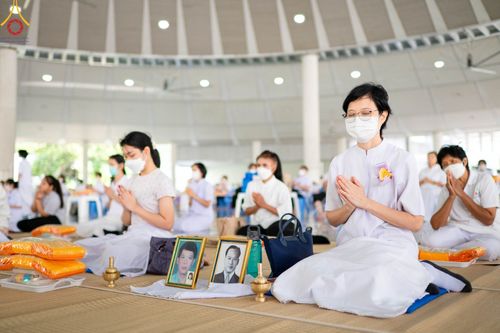 ภาพ No.102206:พิธีบุพเปตพลี ครั้งที่ 144 อุทิศบุญแด่หมู่ญาติที่ล่วงลับไปแล้ว และสืบทอดอายุพระพุทธศาสนา วันอังคารที่ 12 ธันวาคม พ.ศ. 2566 (วันพระแรม 15 ค่ำ เดือน 12) ณ หอฉันคุณยายอาจารย์ฯ วัดพระธรรมกาย