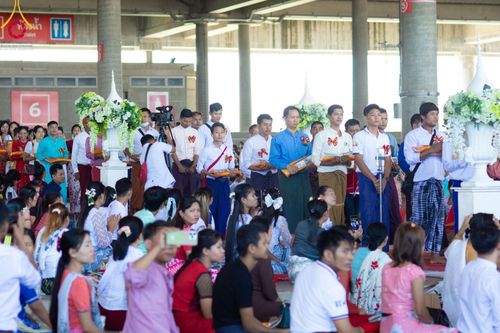ภาพ No.100018:พิธีทอดผ้าป่า เมียนมาร์ และพิธีสวดธรรมจักร ครั้งที่ 5 ประจำปี พ.ศ. 2566 วันอาทิตย์ที่ 3 ธันวาคม พ.ศ. 2566
