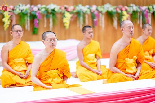 ภาพ No.212698:วันอาทิตย์ที่ 23 มีนาคม พ.ศ. 2568 พิธีร่วมบุญโครงการบรรพชาสามเณร 5,000 รูป ณ ห้องแก้วสารพัดนึก 2 วัดพระธรรมกาย