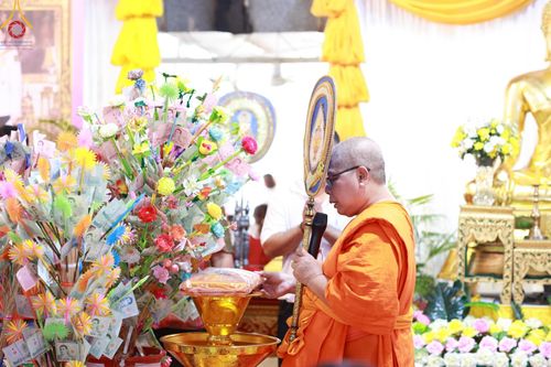 ภาพ No.179435:พิธีทอดกฐิน ณ วัดลานนาบุญ อ.เมือง จ.นนทบุรี ในโครงการกฐินสามัคคีทั่วไทย 30,000 วัด บูชาธรรม 80 ปี หลวงพ่อธัมมชโย โดยคณะศิษยานุศิษย์วัดพระธรรมกาย วันที่ 26 ตุลาคม พ.ศ. 2567