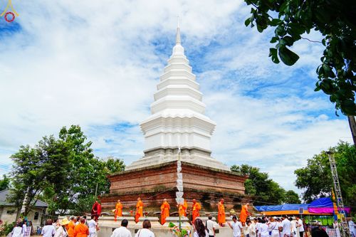 ภาพ No.88511:พิธีถวายพระบรมสารีริกธาตุ องค์พระธรรมกาย ดวงแก้วและรัตนชาติ เพื่อประดิษฐานในพระเจดีย์องค์บริวารของพระธาตุหลวงเงินยวง ณ อำเภอแม่จัน จังหวัดเชียงราย ในวันที่ 17 กันยายน พ.ศ. 2566