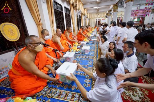 ภาพ No.273425:วันที่ 1 พฤศจิกายน พ.ศ. 2568 พิธีทอดกฐินสามัคคีทั่วไทย ณ วัดทินกรนิมิต อ.เมือง จ.นนทบุรี โดยคณะศิษยานุศิษย์ บูชาธรรม 81 ปี หลวงพ่อธัมมชโย