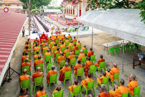 ภาพ No.143988:พิธีถวายสังฆทานแด่คณะสงฆ์ 323 วัด  ปีที่ 20 ครั้งที่  171 พิธีมอบกองทุนหนุนแรงใจช่วยครูใต้  ปีที่ 17 ครั้งที่ 136  และพิธีทำบุญอุทิศส่วนกุศลให้ผู้วายชนม์ในเหตุการณ์ไม่สงบ 4 จังหวัดชายแดนภาคใต้(ปัตตานี ยะลา นราธิวาส สงขลา) วันเสาร์ที่ 13 กรกฎาคม พ.ศ. 2567