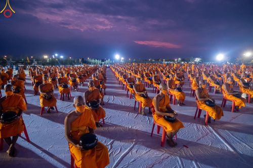 ภาพ No.118443:พิธีตักบาตรพระธรรมยาตรา ปีที่ 12 ณ อนุสรณ์สถานลำดับที่ 5 สถานที่เผยแผ่วิชชาธรรมกายครั้งแรก อนุสรณ์สถานบางปลา จ.นครปฐม วันที่ 25 มกราคม พ.ศ. 2567