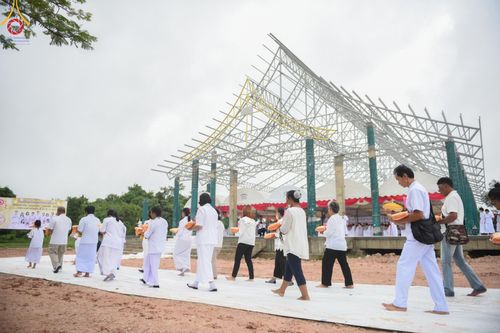 ภาพ No.146547:พิธีทอดผ้าป่าสร้างหลังคาอาคาร 80 ปี หลวงพ่อธัมมชโย ณ ศูนย์ปฎิบัติธรรมวิหารแดง จังหวัดสระบุรี วันอาทิตย์ที่ 28 กรกฎาคม พ.ศ. 2567