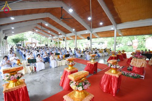 ภาพ No.166313:พิธีทอดกฐิน ณ ศูนย์ปฏิบัติธรรมบุญประสาน ในโครงการกฐินสามัคคีทั่วไทย 30,000 วัด บูชาธรรม 80 ปี หลวงพ่อธัมมชโย โดยคณะศิษยานุศิษย์วัดพระธรรมกาย วันที่ 19 ตุลาคม พ.ศ. 2567